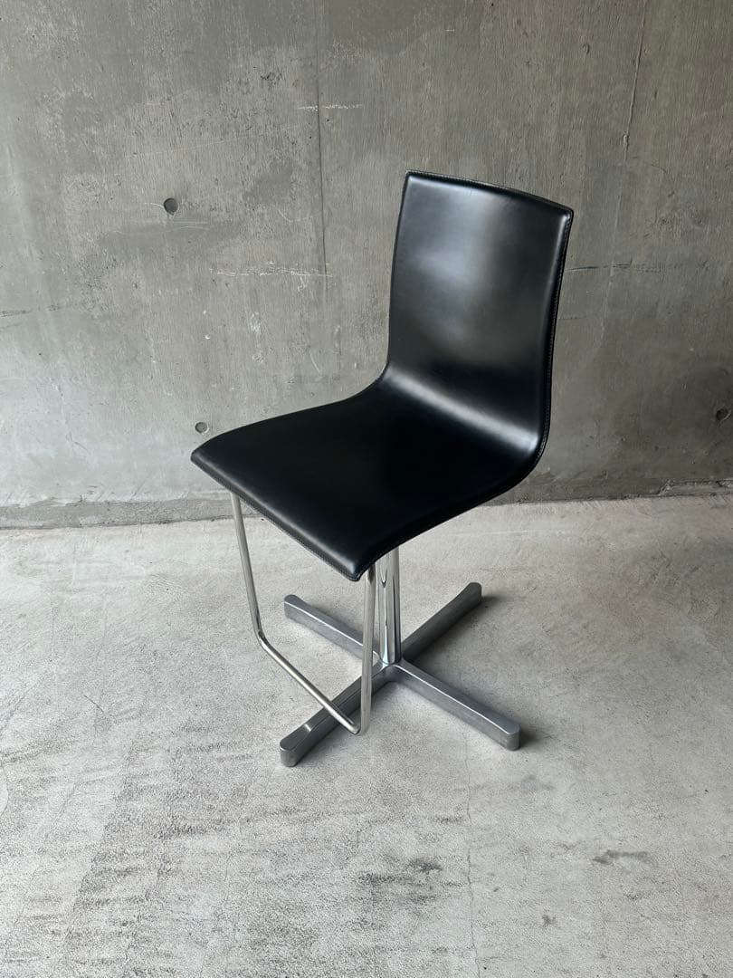 cassina ixc 「WOK 535」　本革　カウンターチェア