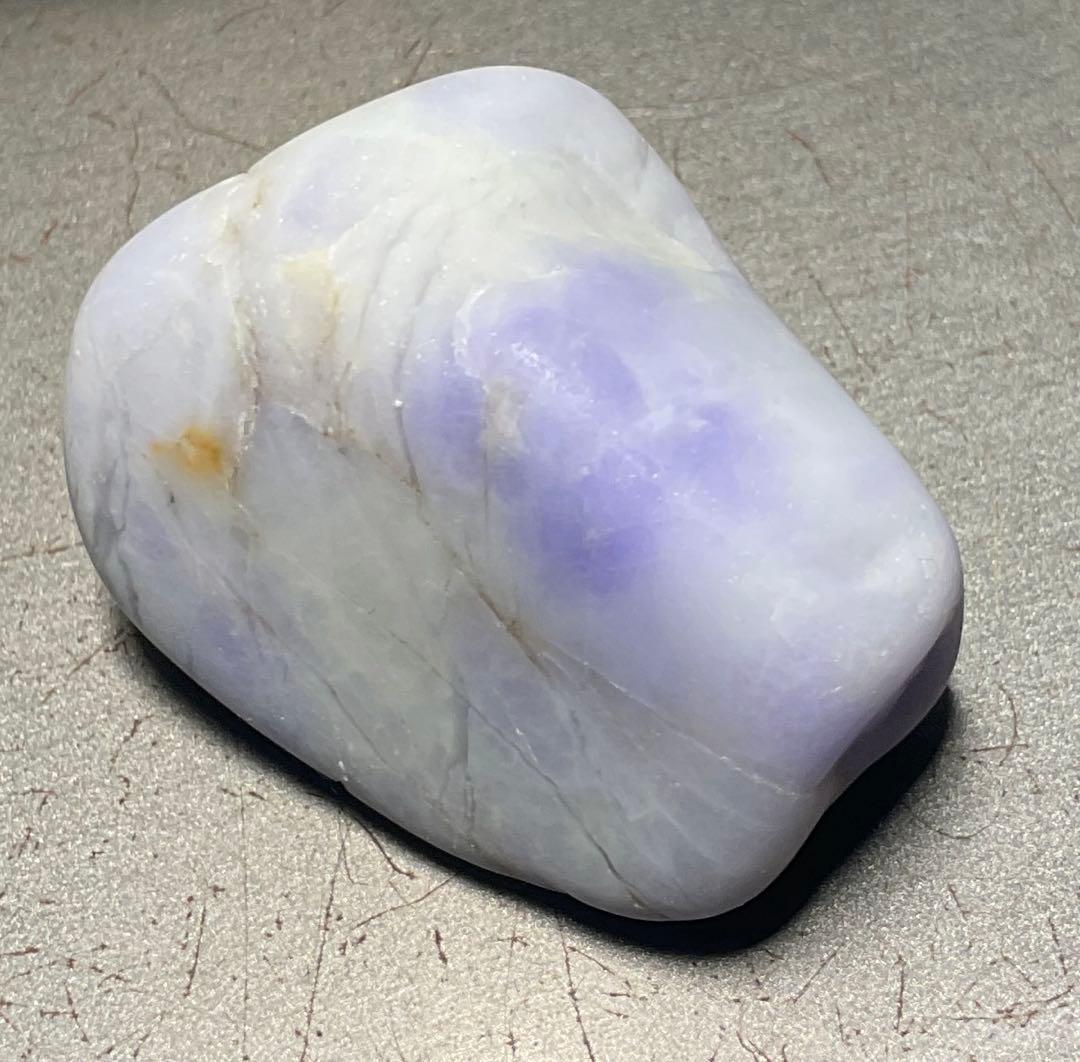 年始　［白地に鮮やかなラベンダー色　海石］妖精ラベンダー翡翠海石26g 糸魚川