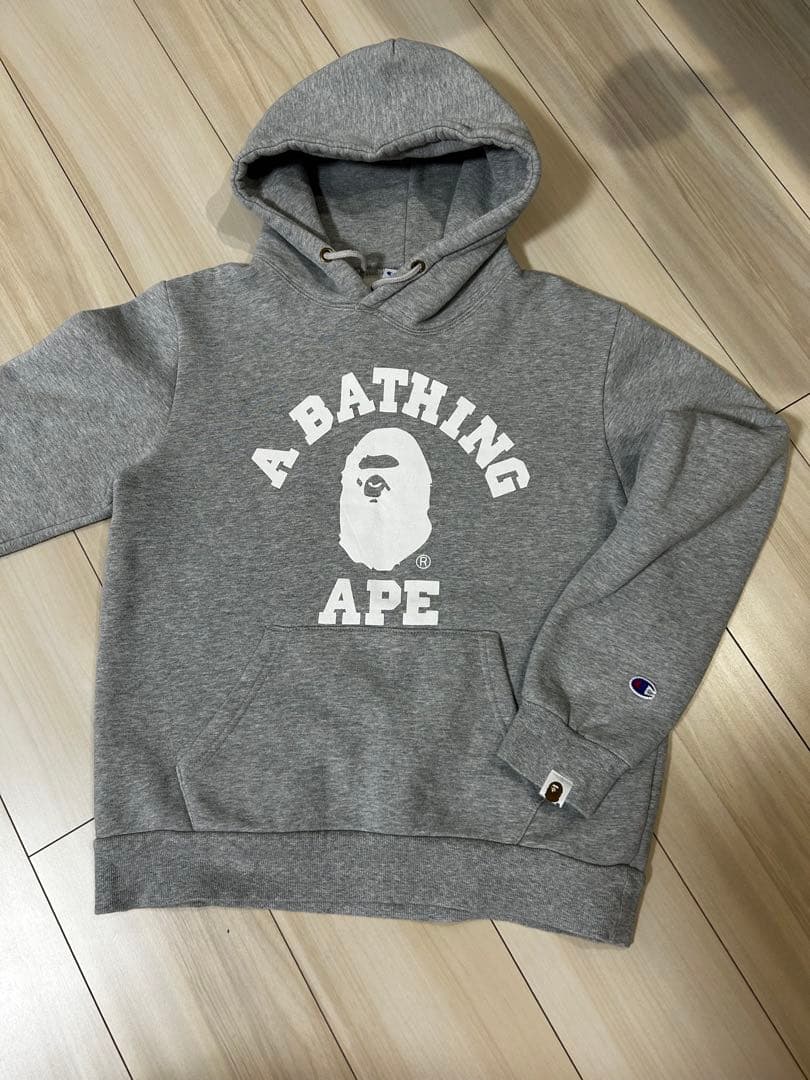 A BATHING APE × Champion パーカー