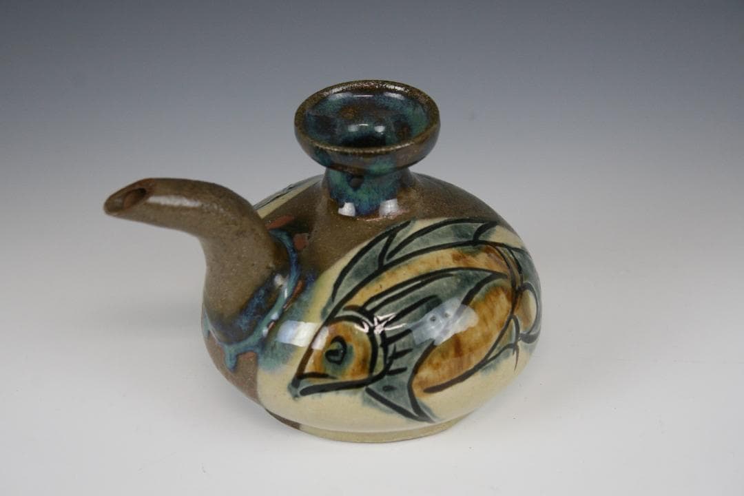 壺屋焼 人間国宝 金城次郎 作　海老魚文カラカラ