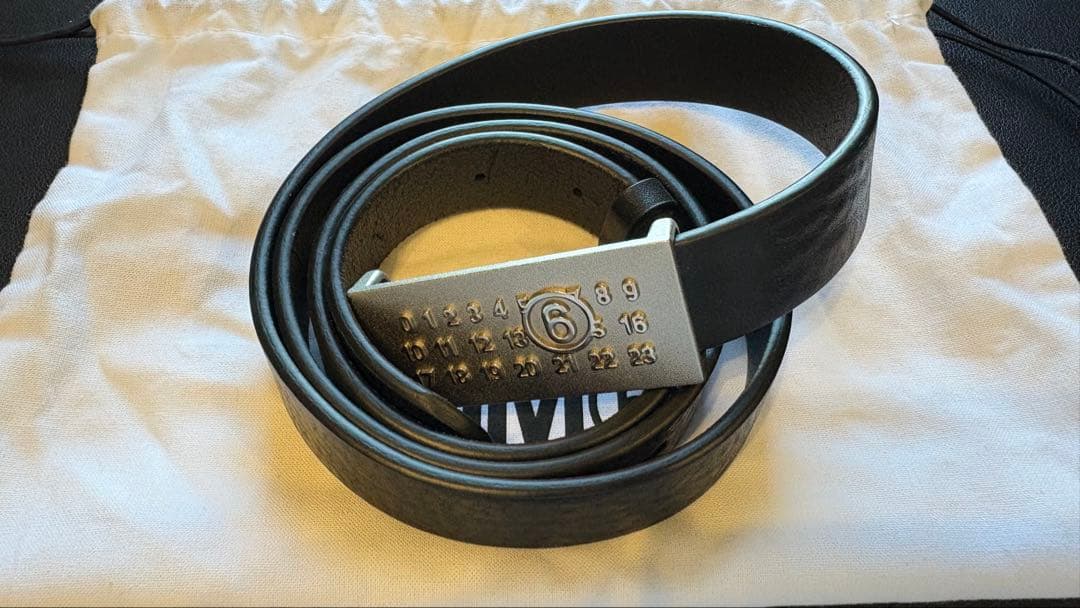 MM6 Maison Margiela ナンバリング 革ベルト ブラック
