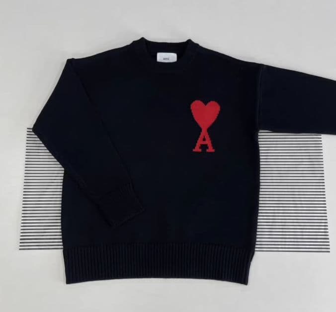 AMI PARIS ブラック ハート刺繍 ト ニットセーターユニセックス