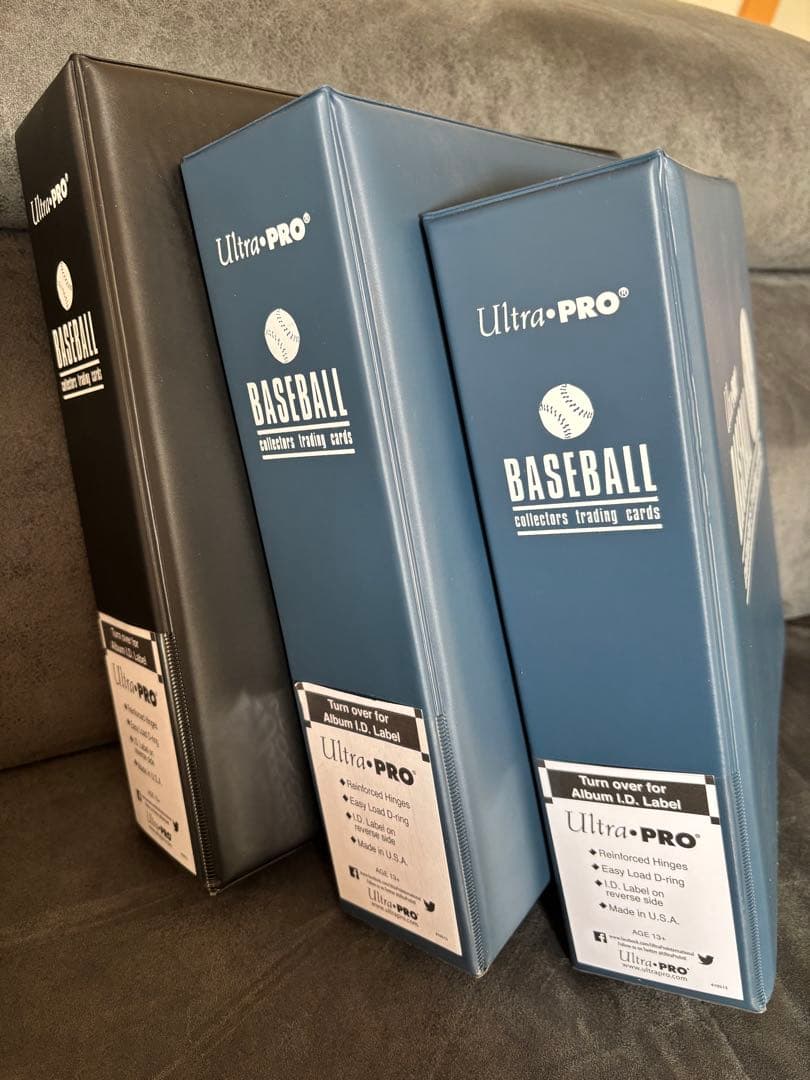 Ultra PRO べースボール トレーディングカードバインダー