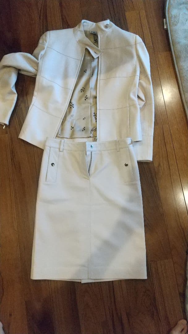 レザー セットアップ アイボリー