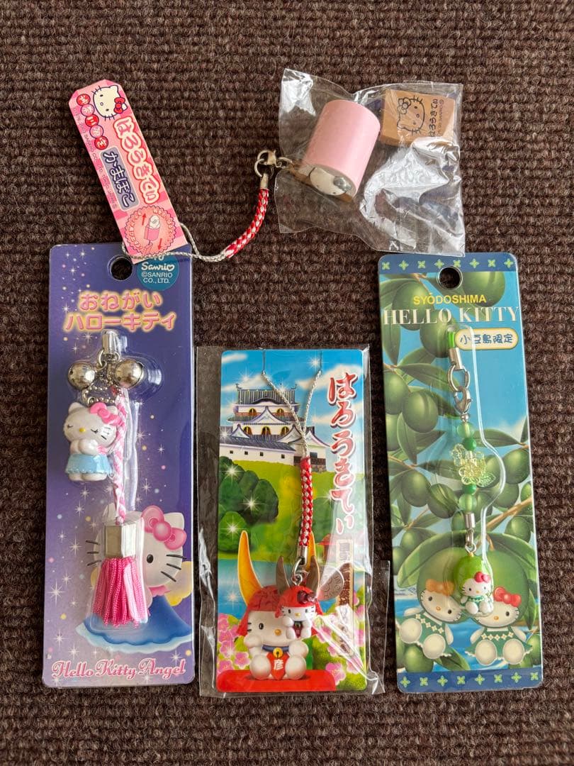 ご当地キティ ストラップ 4点セット - メルカリ