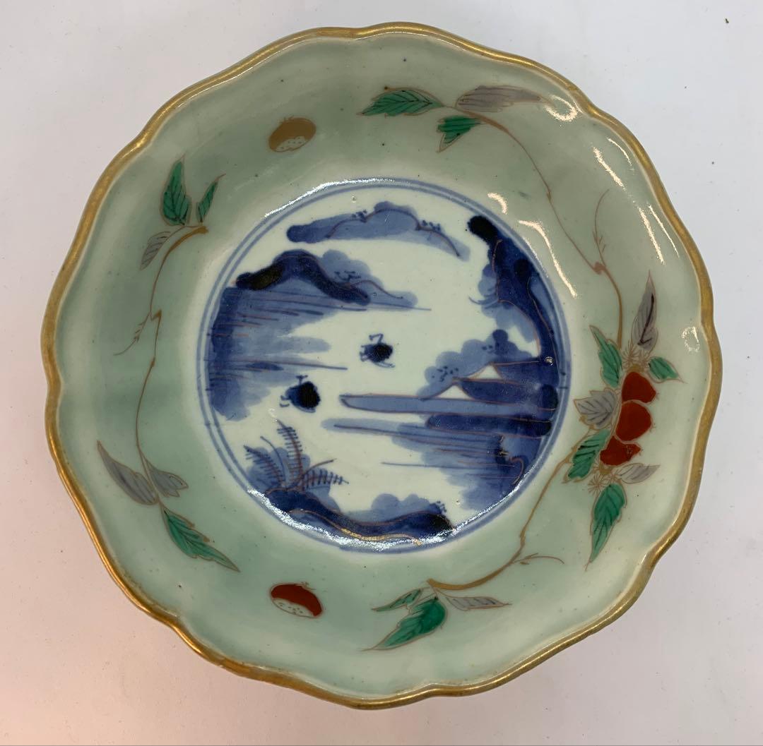 古伊万里焼の青磁色絵　山水栗文　輪花鉢