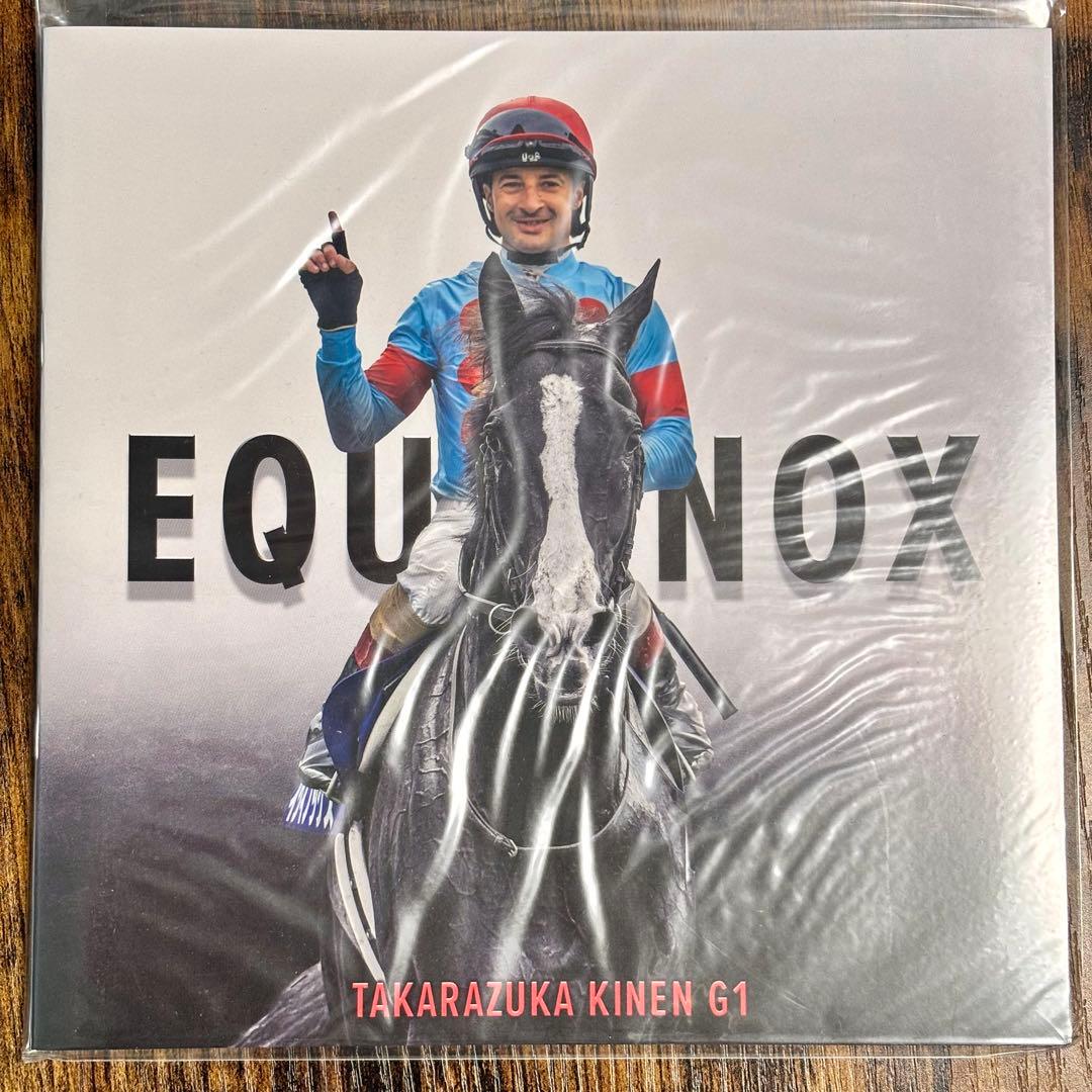 イクイノックス　フォトアルバム　宝塚記念　優勝記念品　競馬　JRA