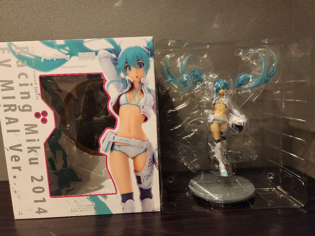 レーシングミク 2014 EV MIRAI Ver. フィギュア