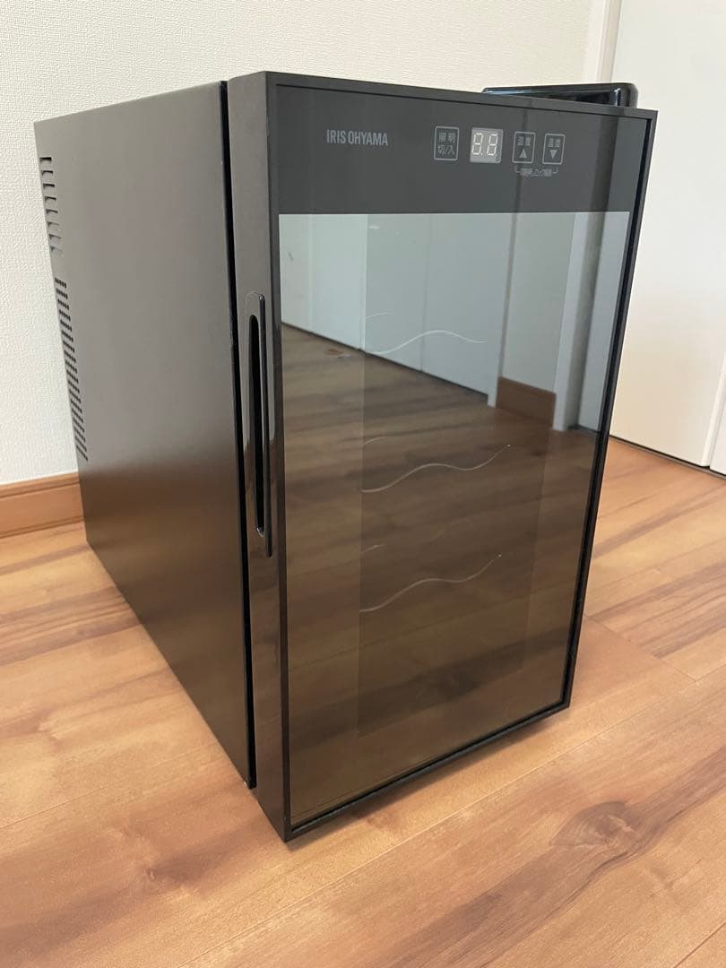 IRIS OHYAMA ワインセラー ブラック 8本収納 IRIS OHYAMA（アイリスオーヤマ） ワインセラー 8本 ペルチェ式 家庭用