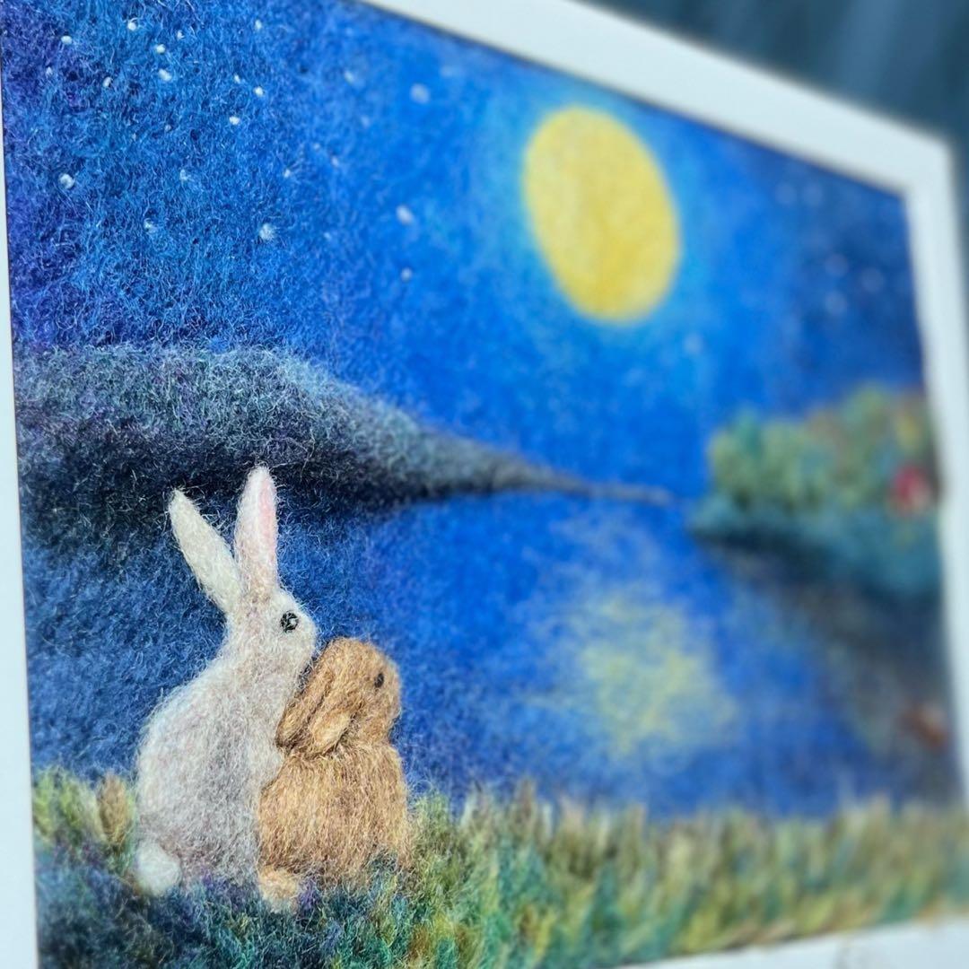羊毛フェルト 刺繍『月の輝く夜に』ハンドメイド 羊毛絵画 - メルカリ