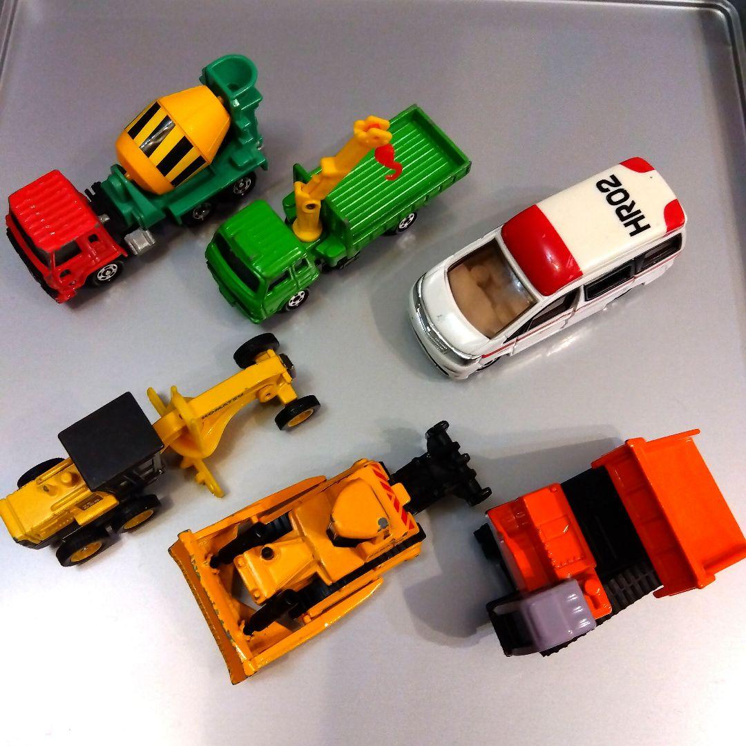 蔵出し骨董品　昭和レトロ昭和おもちゃTOMICAミニカー工事現場車両6台セット
