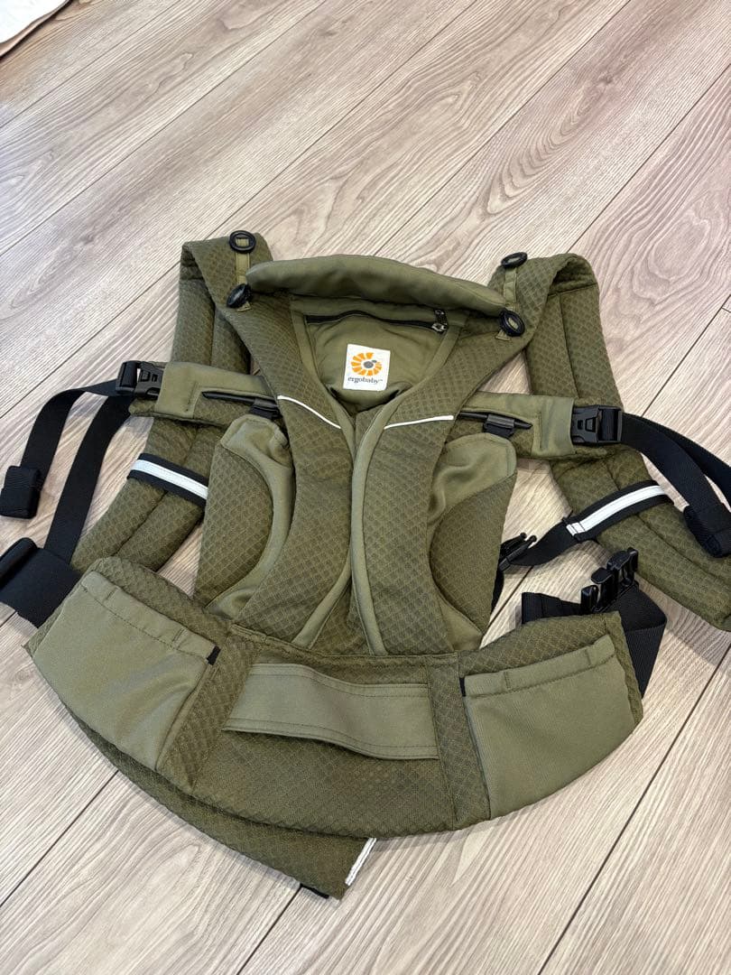 【中古美品】Ergobaby OMNI Breeze オムニブリーズ カーキ