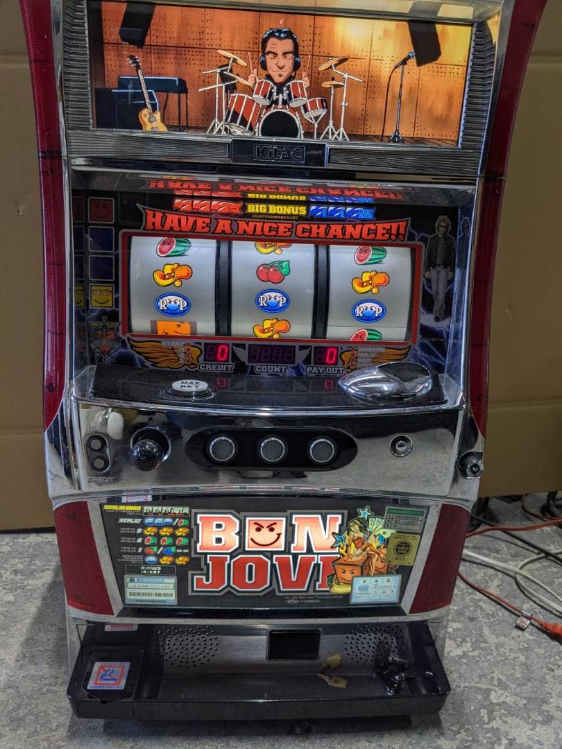 BON JOVI ボンジョビ　不要機　送料込 ボン・ジョヴィ / Bon Jovi Pop Up Store 2024 Slippery When Wet Tee