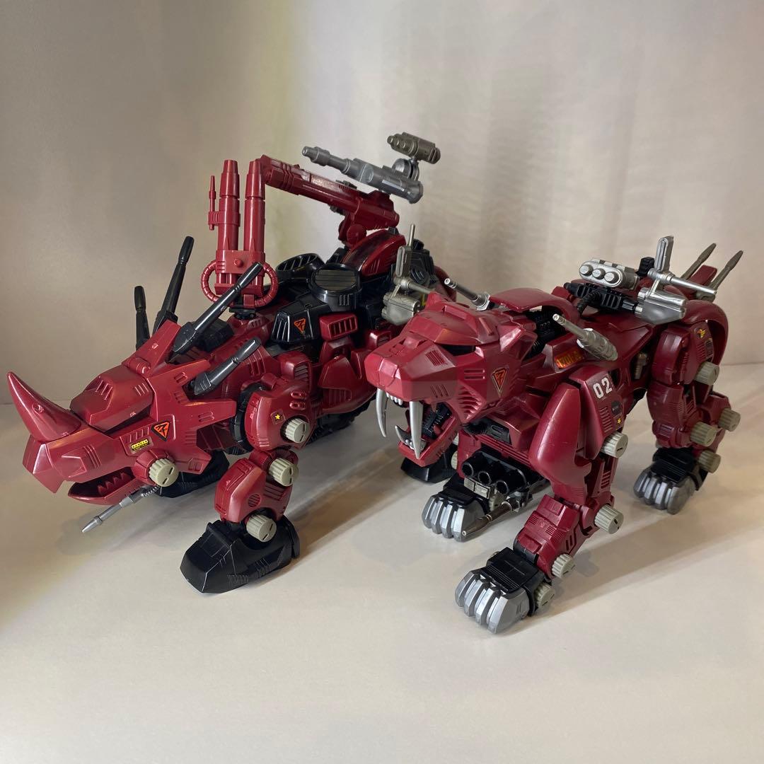 メカ生体ゾイド レッドホーン サーベルタイガー