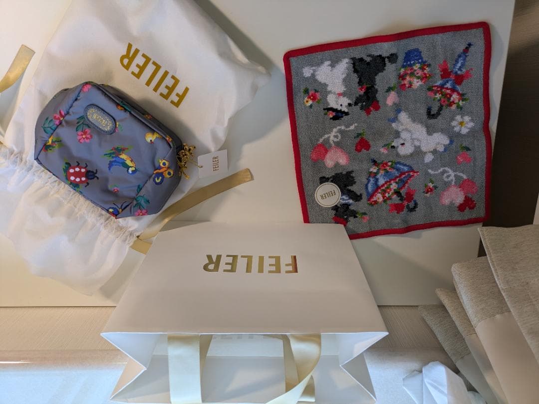 FEILER 花柄動物柄ポーチとハンカチセット