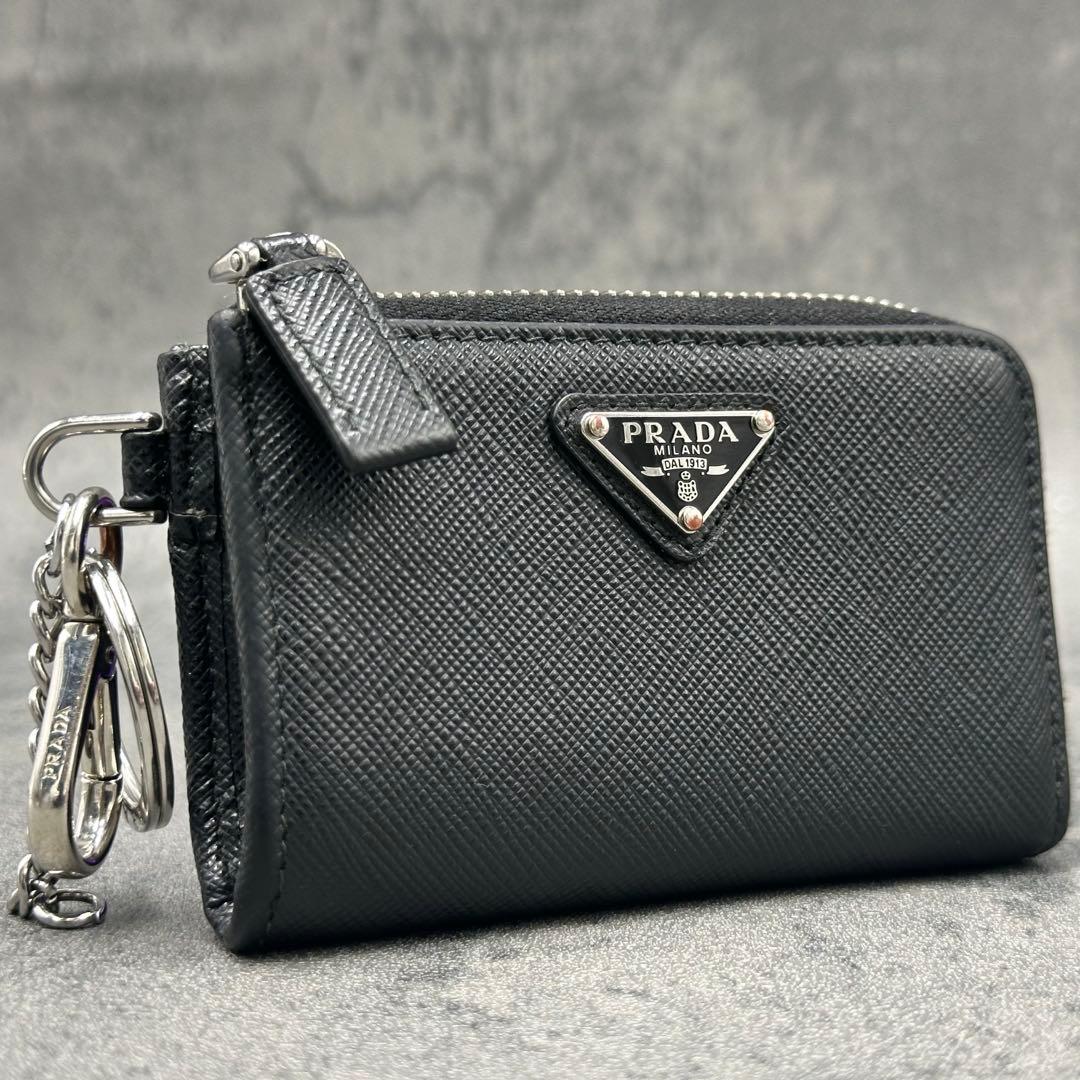 美品 プラダ ケース サフィアーノレザー トライアングルタグ 小銭 黒