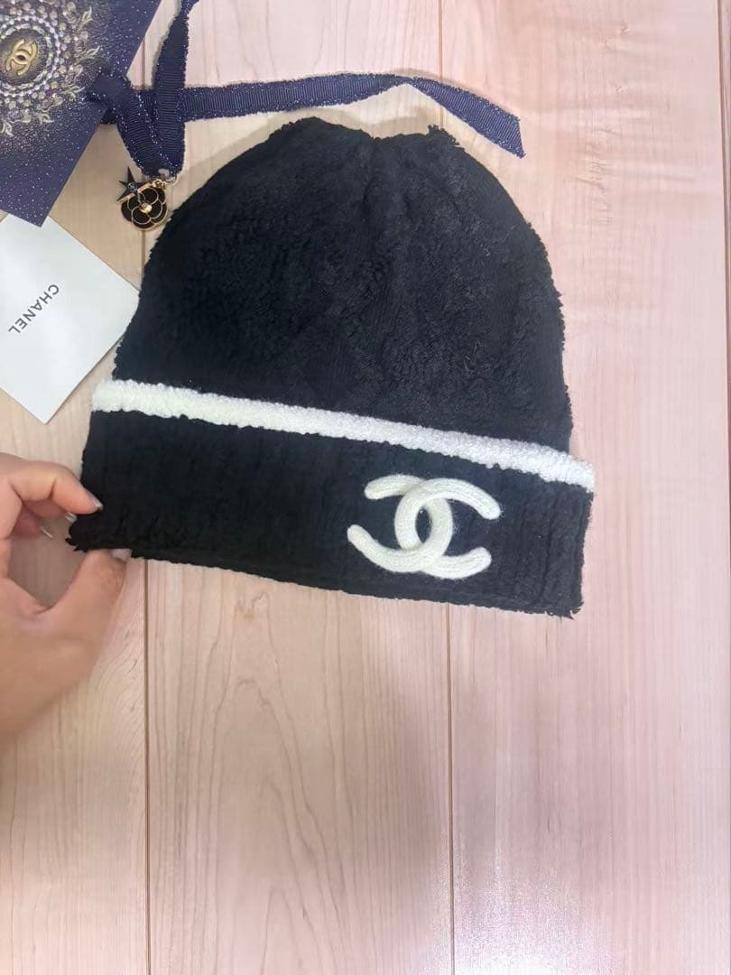 【値下げ】ノベルティニット帽　ブラック新品 NIIER NOR ニット帽 ニットキャップ A'GEM/9 × .kom 「NIIER NOR