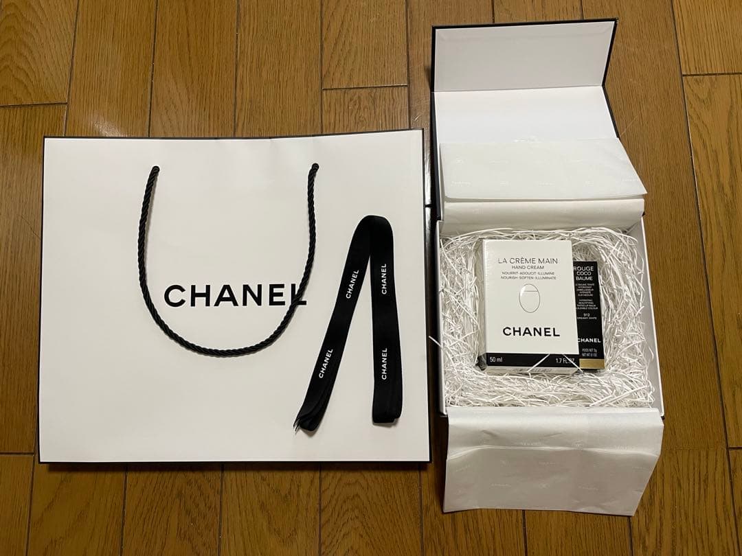 CHANEL ギフト　ハンドクリーム　リップクリーム　箱付き　ショッピングバッグ