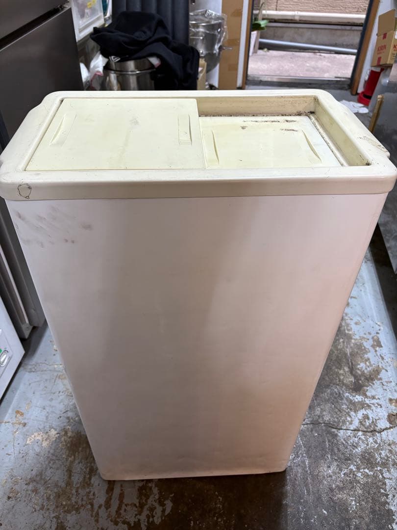 小型冷凍ストッカー　SANYO サンヨー　SCR-S44 冷凍庫 □サンヨー 冷凍ストッカー SCR-S44 │厨房家