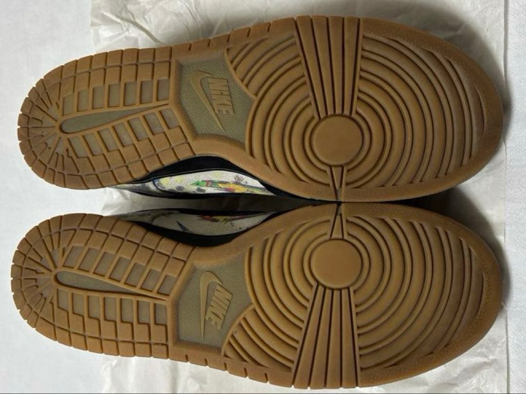 Supreme × Nike SB Dunk Low \"Rammellzee\"