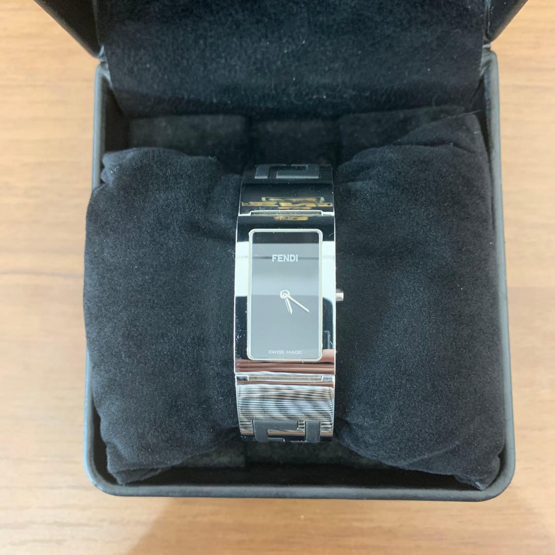 FENDI スイス製 3250L QZ バングルウォッチ FENDI フェンディ 3250L バングルウォッチ QZ ブラック文字盤腕時計