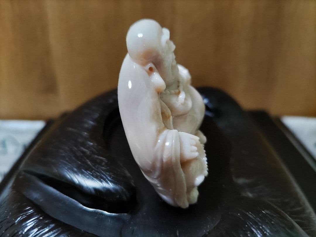 送料込 天然サンゴ 宝石白珊瑚 布袋尊 鑑別保証書 洪順利 作品証明書付