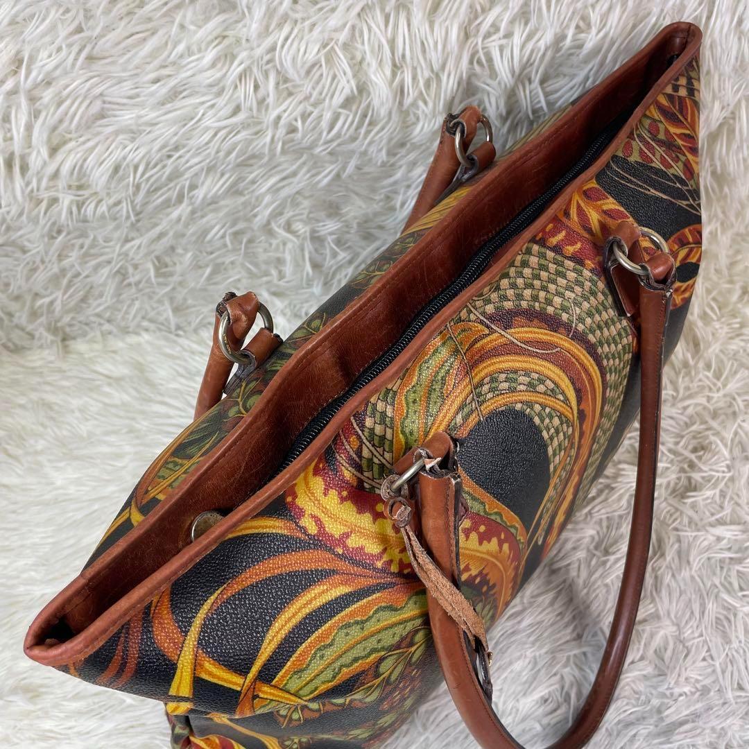 激レア】サルヴァトーレフェラガモ トートバッグ 総柄 PVC×レザー A4