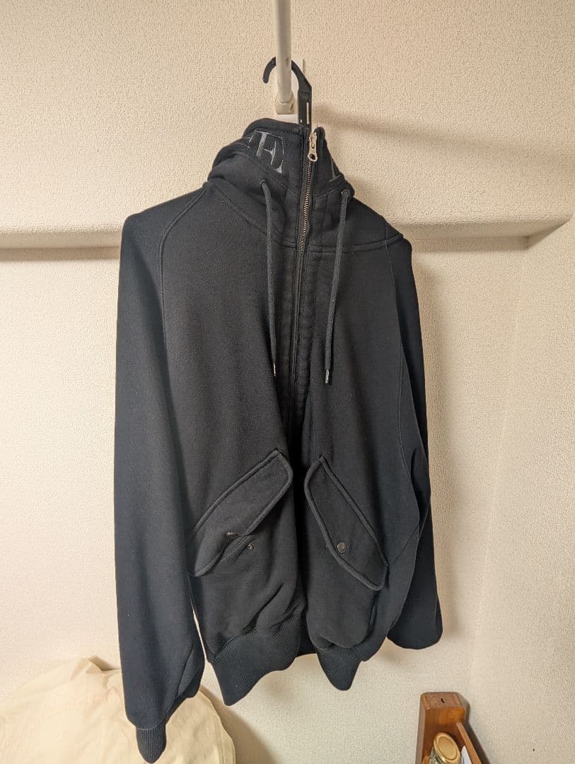 PALACE ブラック ジップ付きフーディー