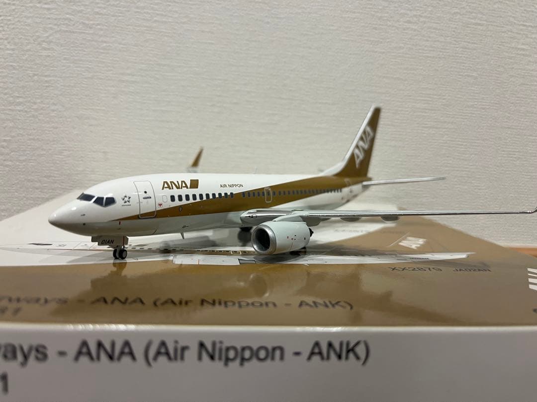 1/200 JCwings ANA ゴールド B737-700 1/200 B737-700 ANA ゴールドジェット JA01AN ［XX2878] JCウイングス