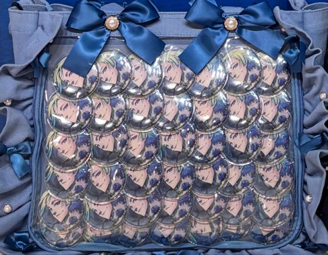 ブルーロック　A4痛バッグ　カイザー　缶バッジ42枚セット