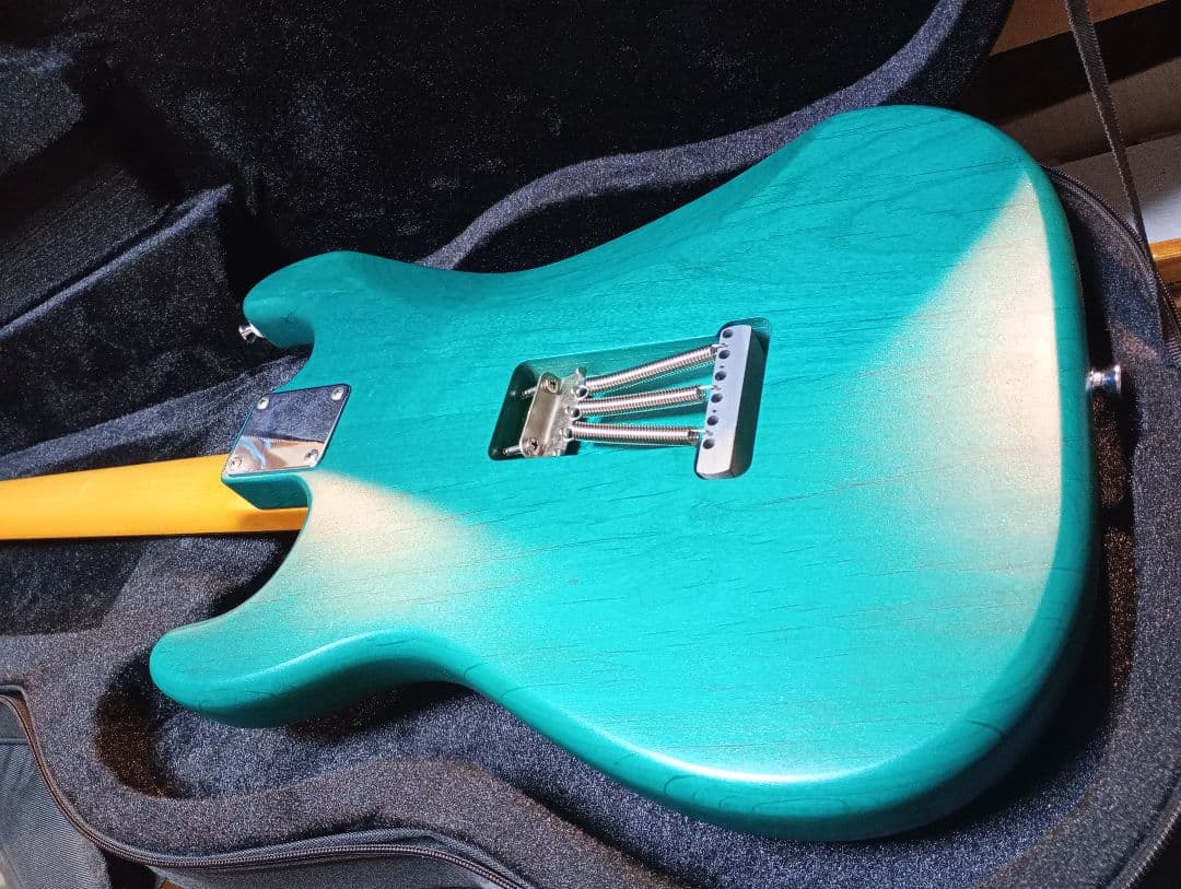 ストラトキャスター タイプ3.2kg ラッカー塗装 - メルカリ