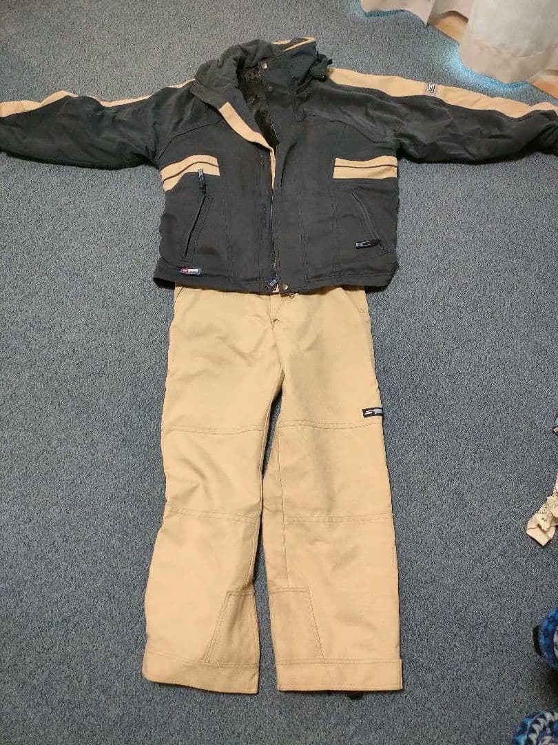 エスペロ　Mサイズ スノーボード＆スキーウェア 紺/ベージュ