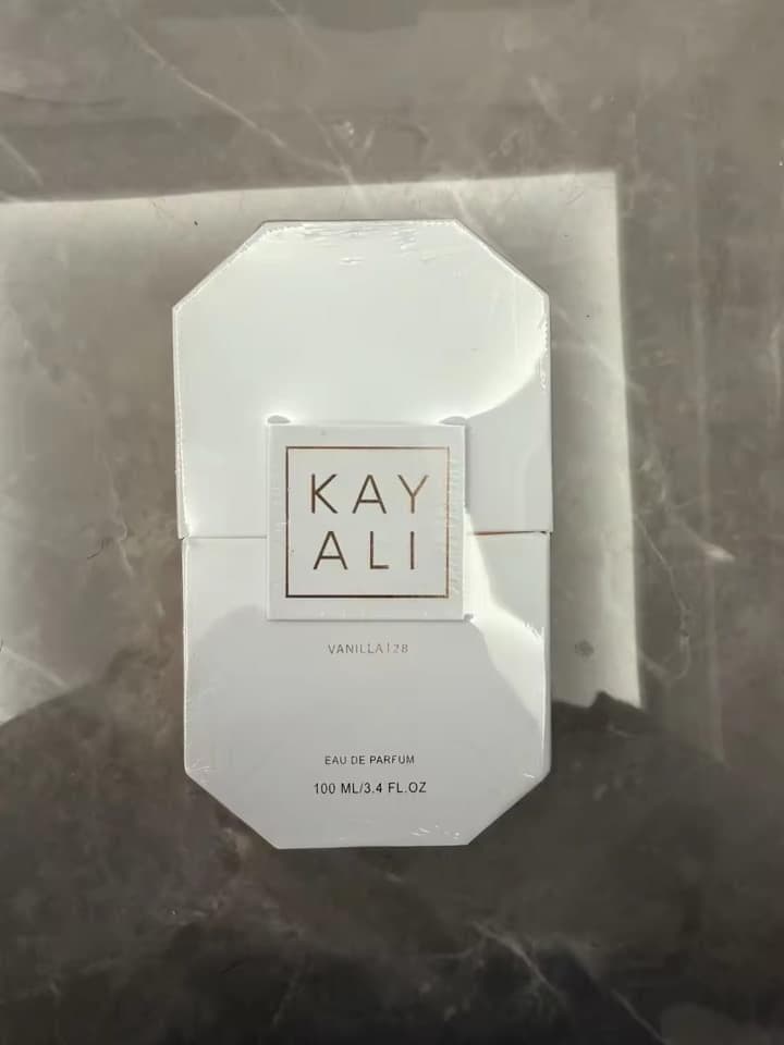 KAYALI バニラ28 Vanilla Eau de Parfum 100ml - メルカリ