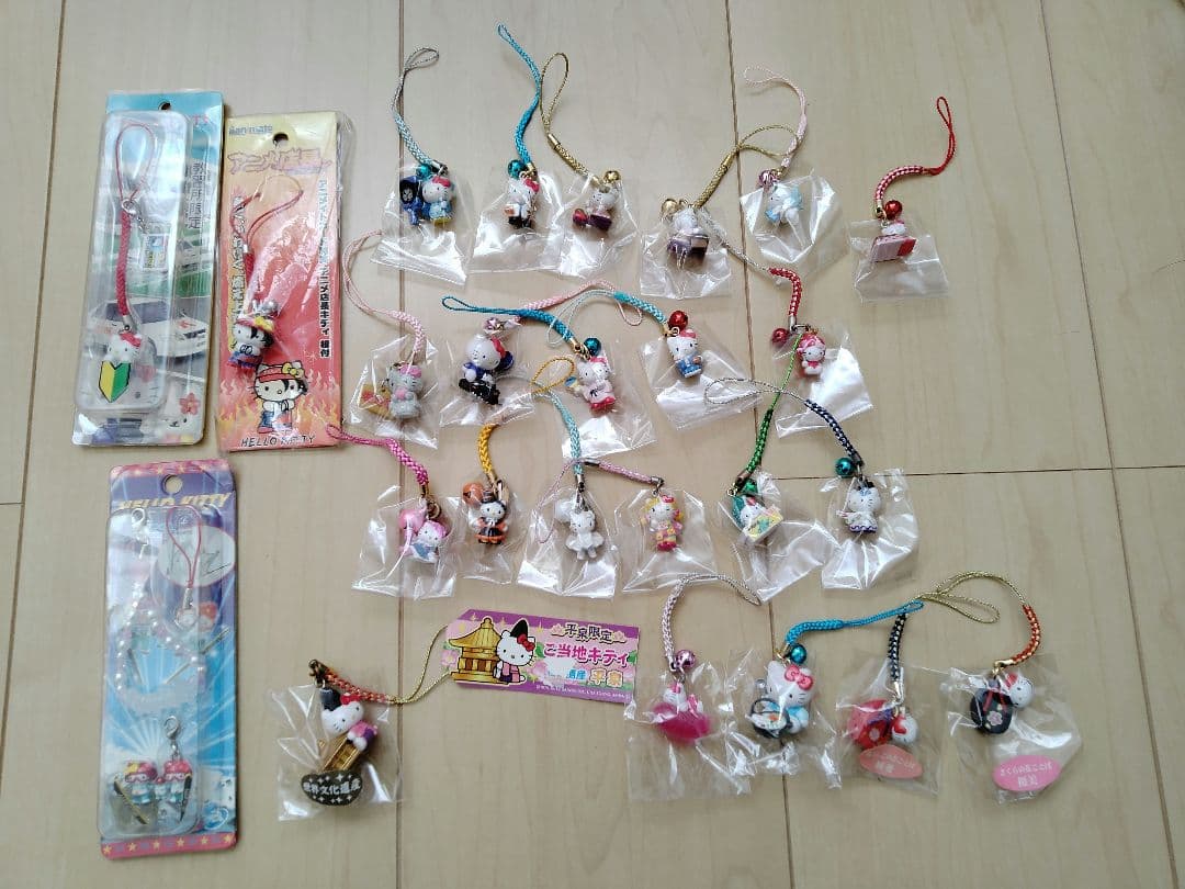 s*e様 ご当地ハローキティ根付ストラップ 25個セット　非売品有り ☆ ご当地キティ 根付ストラップ 宇都宮限定 ☆ 黄ぶな ハローキティ