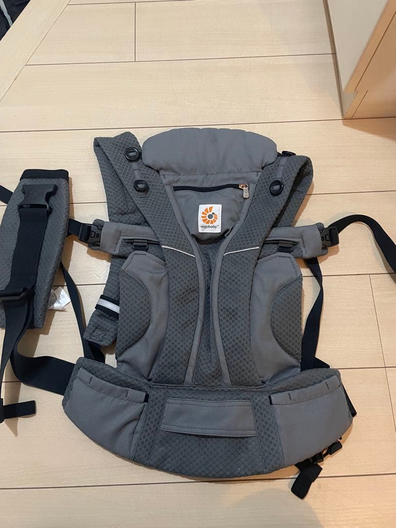 エルゴベビー　オムニブリーズ　グラファイトグレー エルゴベビー最新シリーズ 】ErgoBabyCarrier オムニ ブリーズ SG