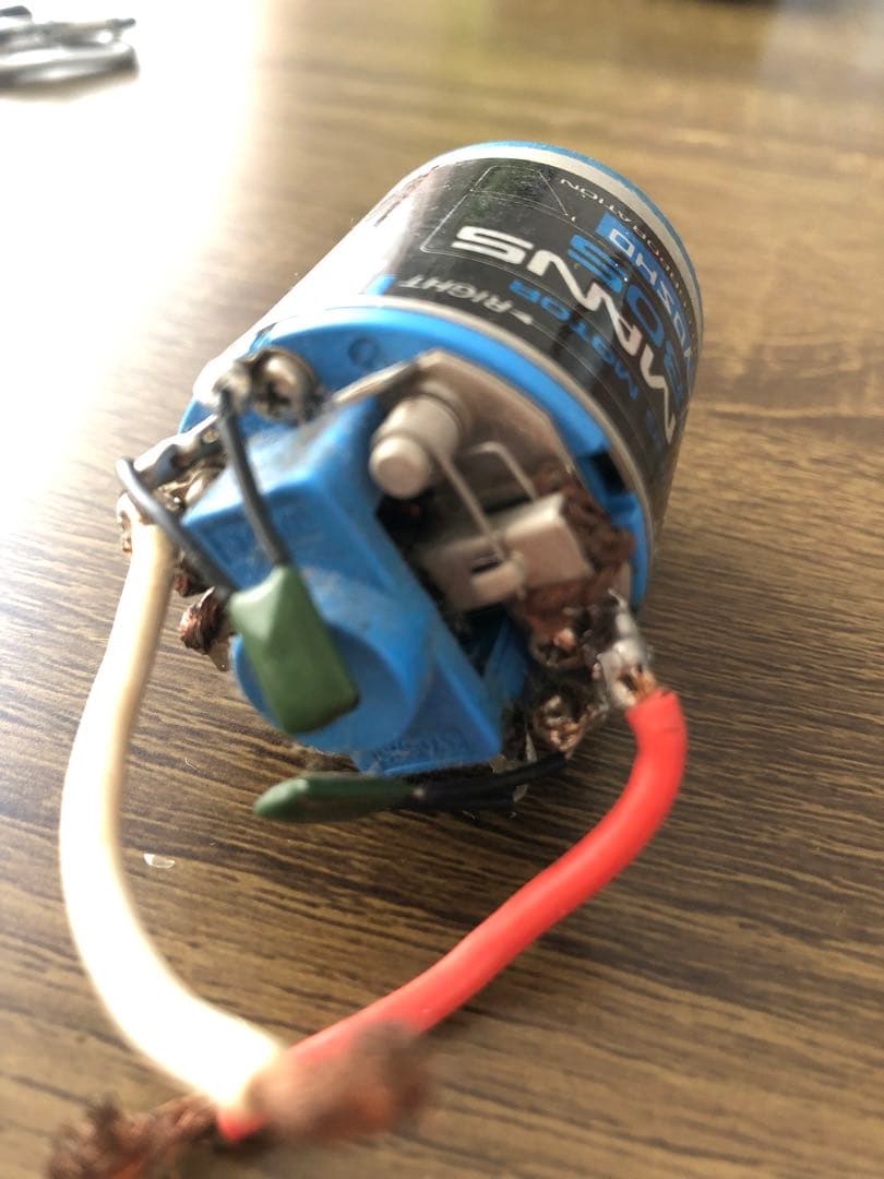 KYOSHO 480 ブラシモーター 約40年前のモーターです。 KYOSHO 京商】ル・マン 480 ゴールド ブラシレスモーター 21.5T/4WD用