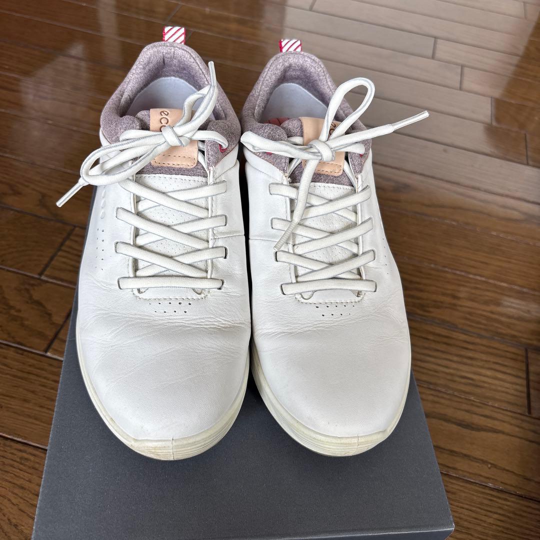 ECCOレディースゴルフシューズ