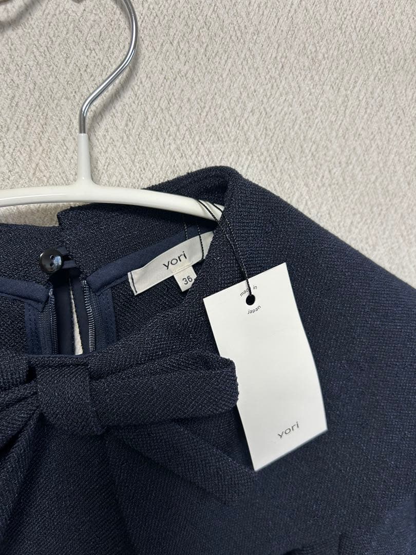 新品 yori ツイードライク ブラウス36 ネイビー - メルカリ