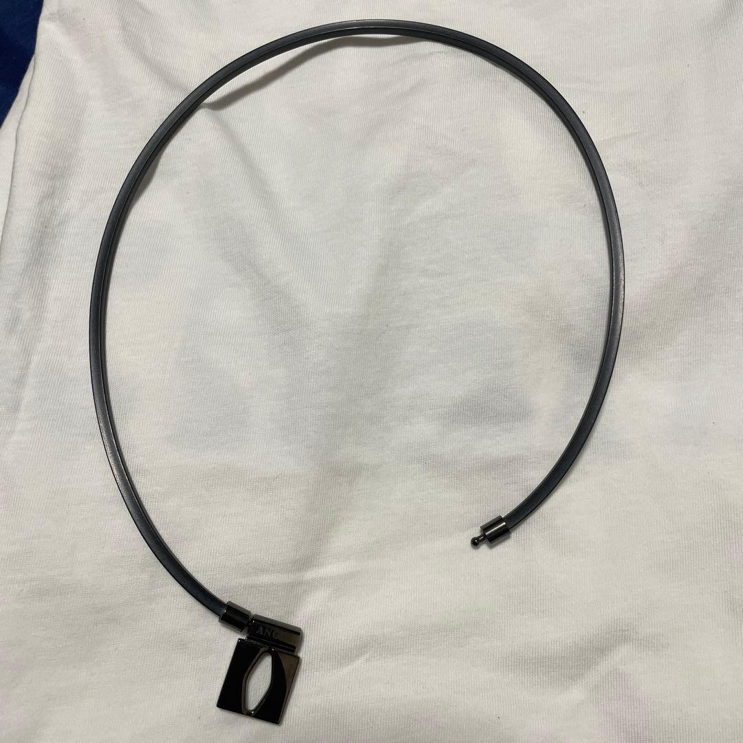 ANGLE金属製ネックレス