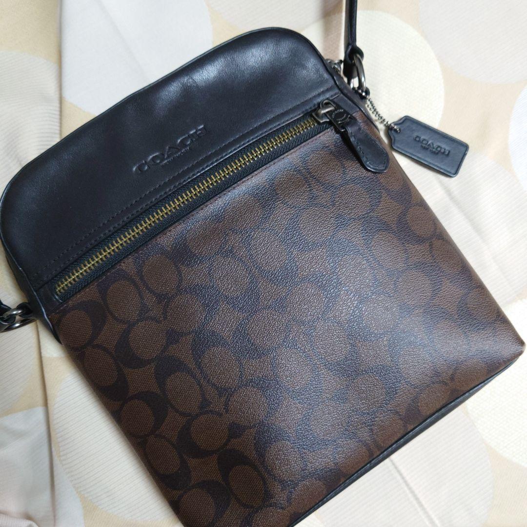 お値下げ致します！COACH　メンズ シグネチャー　ショルダーバッグ