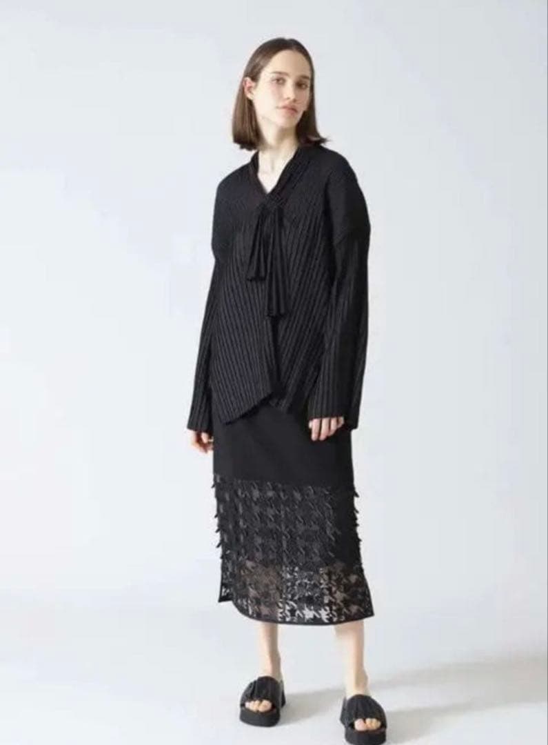 ADORE アドーア　ｓｈａｋｅアムンゼンブラウス