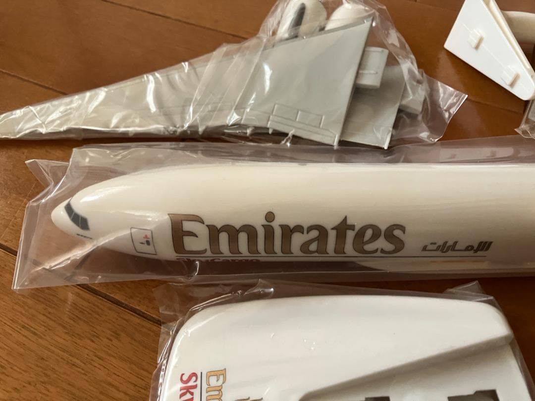 貨物機模型　エミュレーツ航空　B777F　1/200　　い 1/200 B777F（200LR貨物型） エミレーツ スカイカーゴ A6-EFG 開閉選択