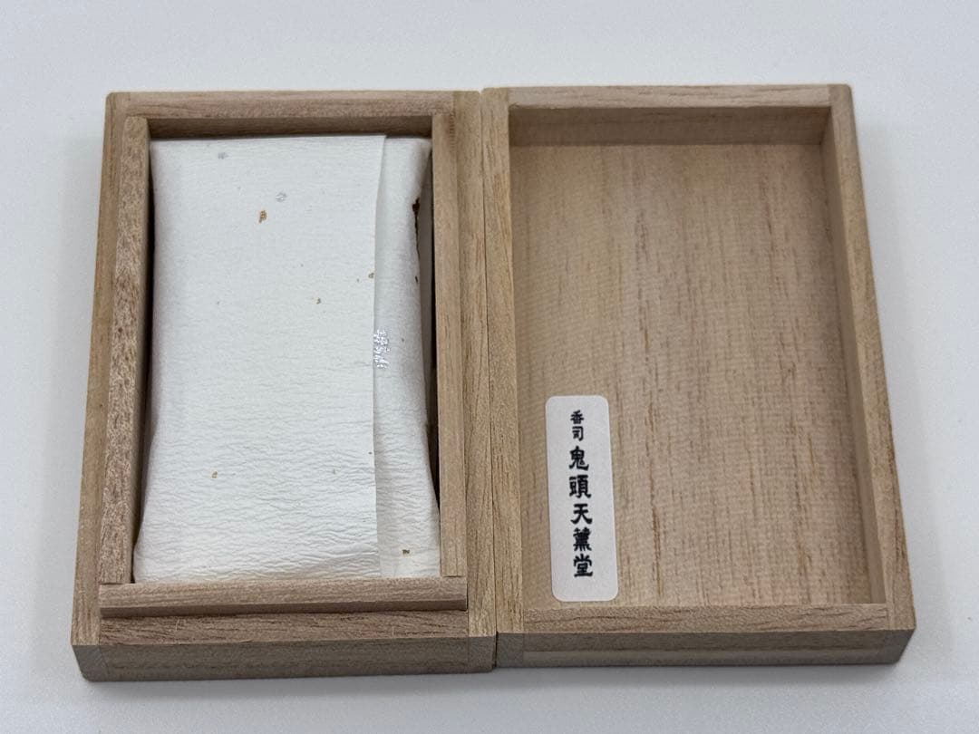 鬼頭天薫堂 香木 伽羅 茜 2.16g