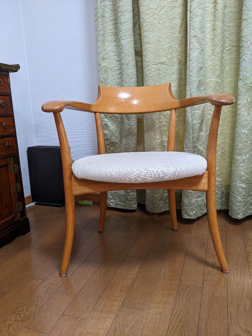 飛騨産業クレセントダイニングチェアー