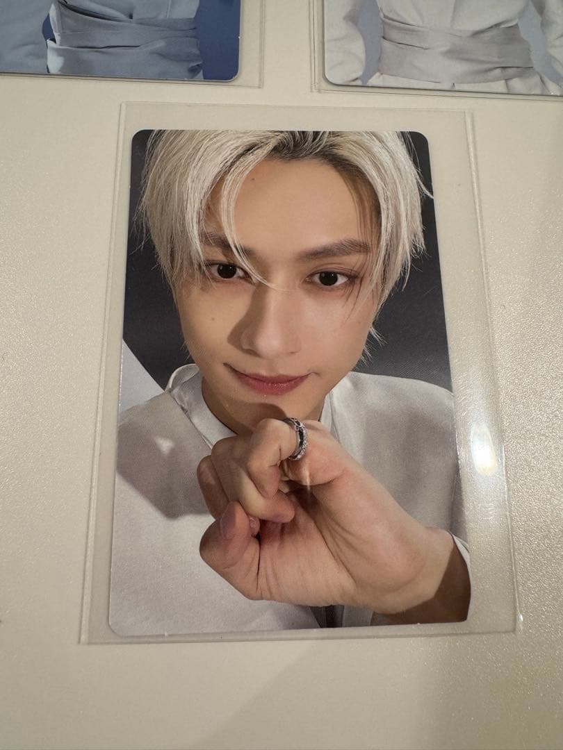 SEVENTEEN ジュン トレカ セルカ 3枚 NEW_ ワルツ 仁川 - メルカリ