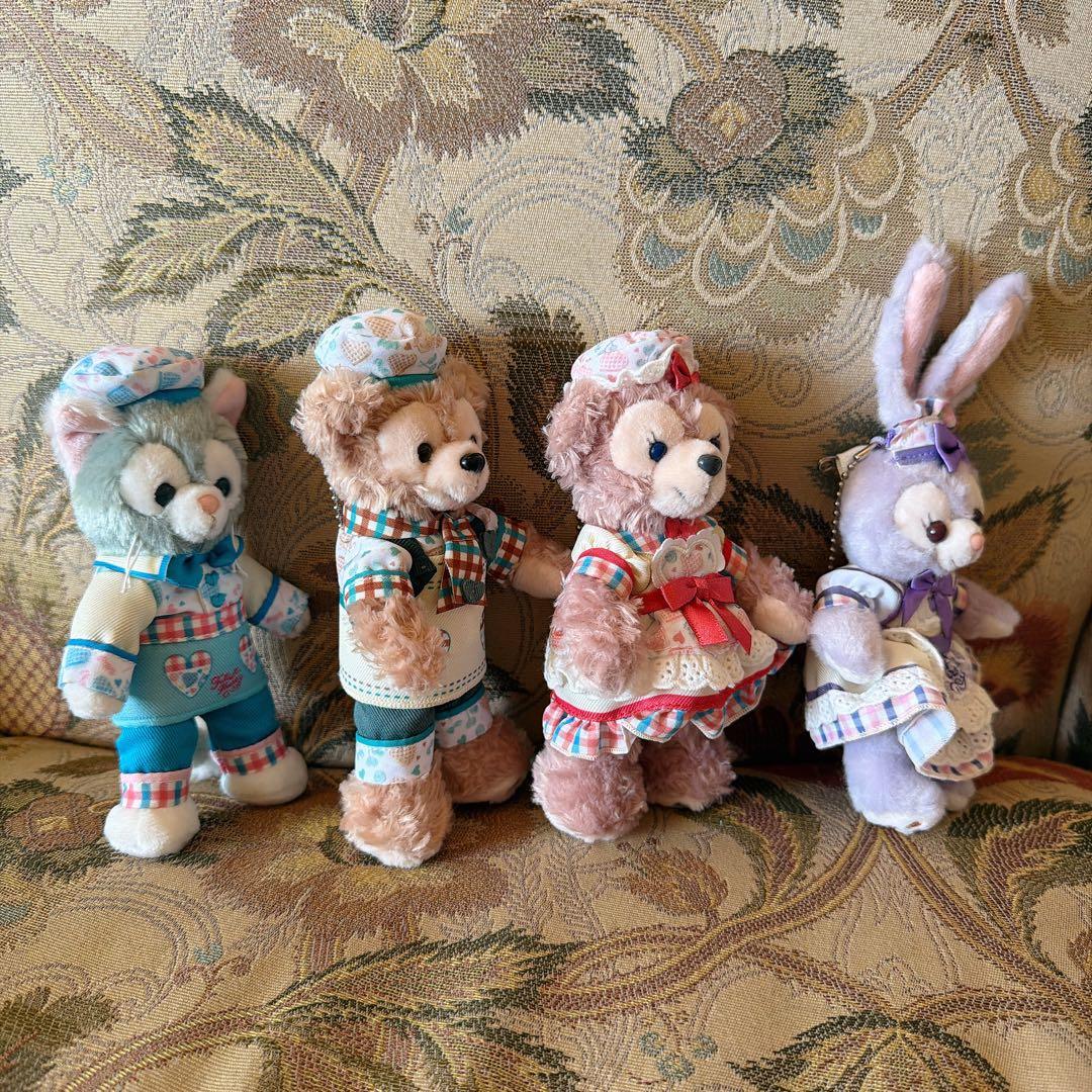 ダッフィー ぬいぐるみバッジ ハートウォーミングデイズ 2020 - メルカリ