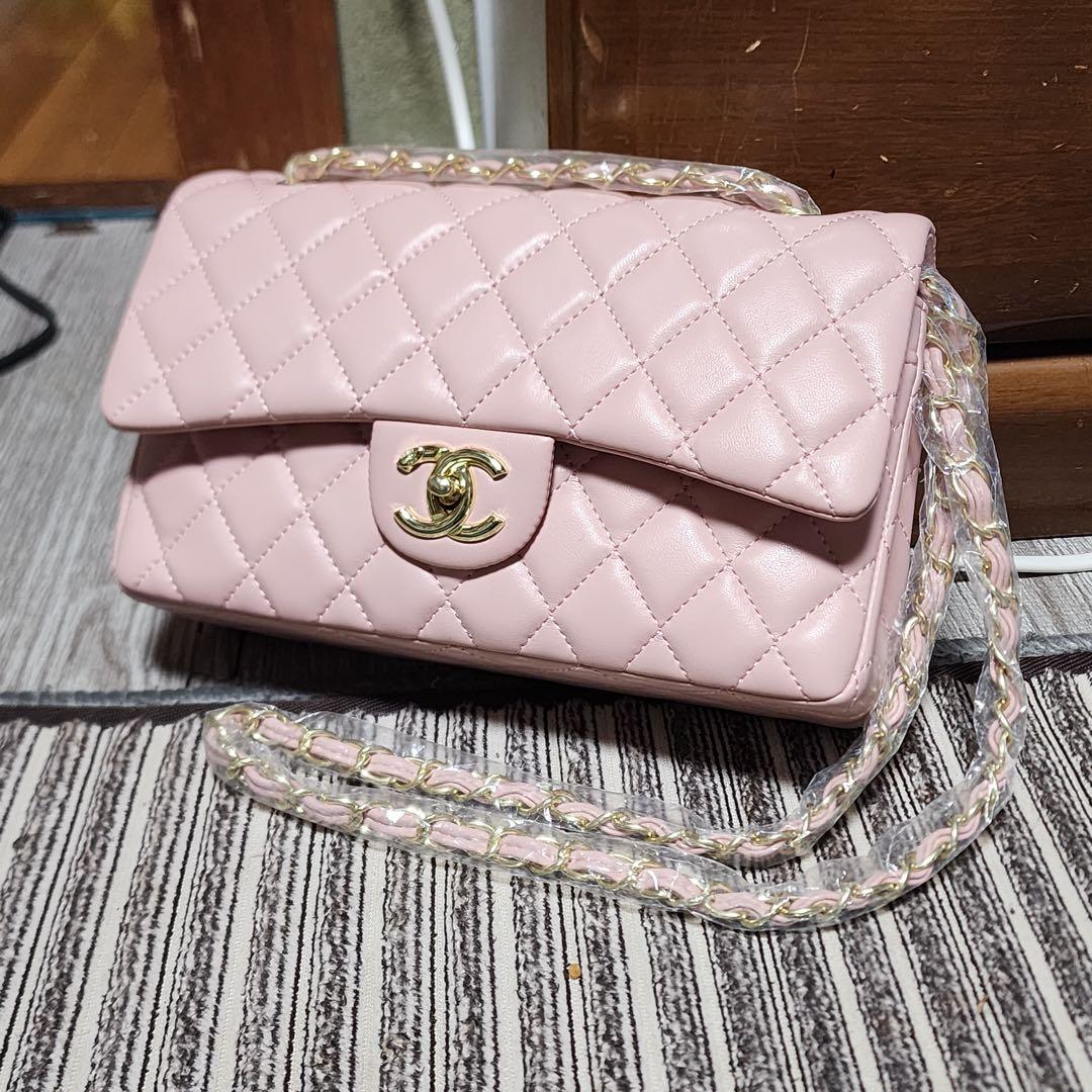 CHANEL ショルダーバッグ　キルティング　ゴールドチェーン　ノベルティ 未使用 CHANEL VIPノベルティ キルティング ショルダーバッグ ハート