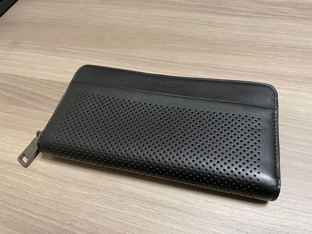 【未使用品】　COACH パンチング加工 ブラック長財布 COACH（コーチ） 長財布 レディース メンズ 新作セール CF464 黒