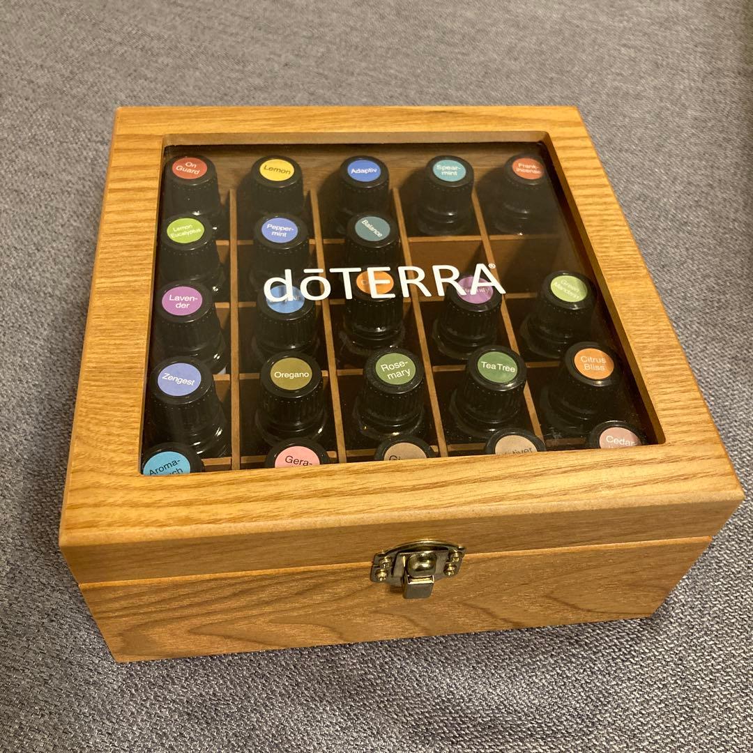 doTERRA エッセンシャルオイル23本　収納ケース付き