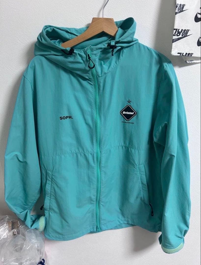 Bristol フード付きナイロンジャケット ティファニーブルー